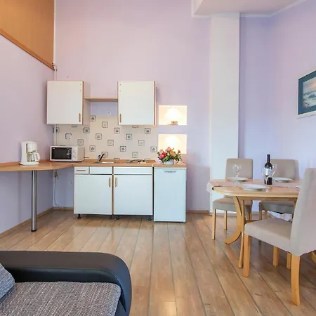 Apartment 1 Bedroom Gorgeous In *