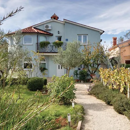 1 Bedroom Gorgeous In Apartment *