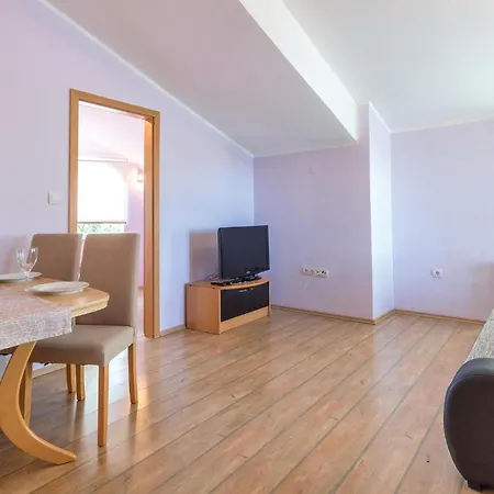 Apartment 1 Bedroom Gorgeous In